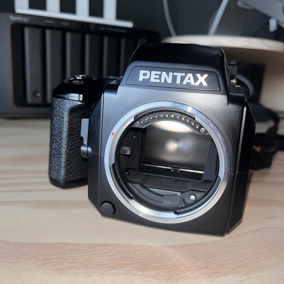 NearMINT Pentax 645N Medium Format Film Camera Body w/Cap, Strap & 120