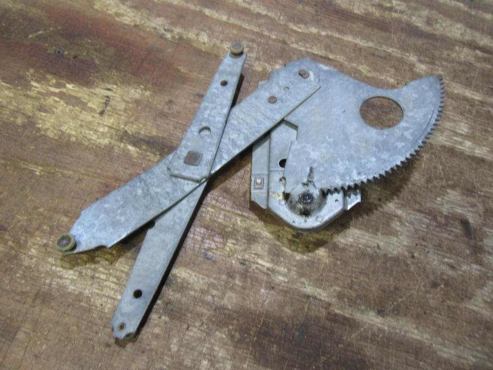 1963 1964 Chevrolet Impala 4 door hardtop window regulator crank manual DR - Image 2 of 2