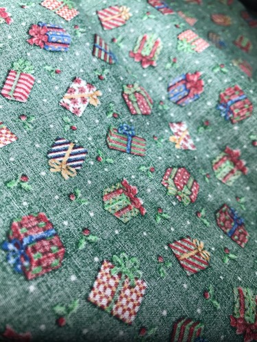 Vintage VIP Cranston Christmas Cotton Fabric ~ Presents Gifts Holly ~ 1 yd x 44” - Picture 2 of 3