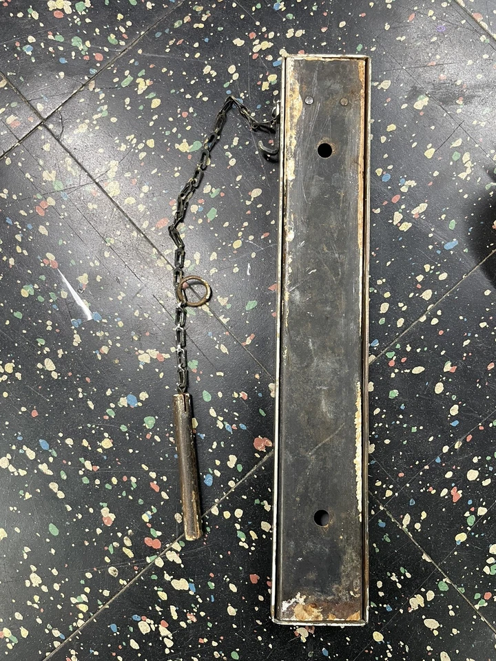 LLAVE PUERTA ASCENSOR PARA DEPARTAMENTO DE BOMBEROS. Y USO DE EMERGENCIA Vintage Mid Century Foto 2 de 2