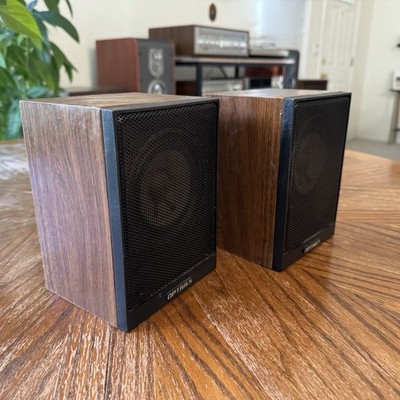 REALISTIC Optimus XTS 25 Cat. No 40-1999A 8 Ohms 10 Watt Bookshelf