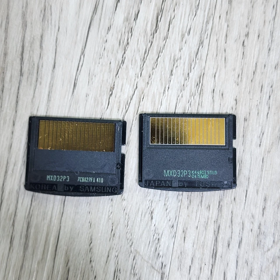 Olympus 32MB xD Picture Card Camera Memory Card Lot Of 2 With Card Case Holder - Image 3 of 3