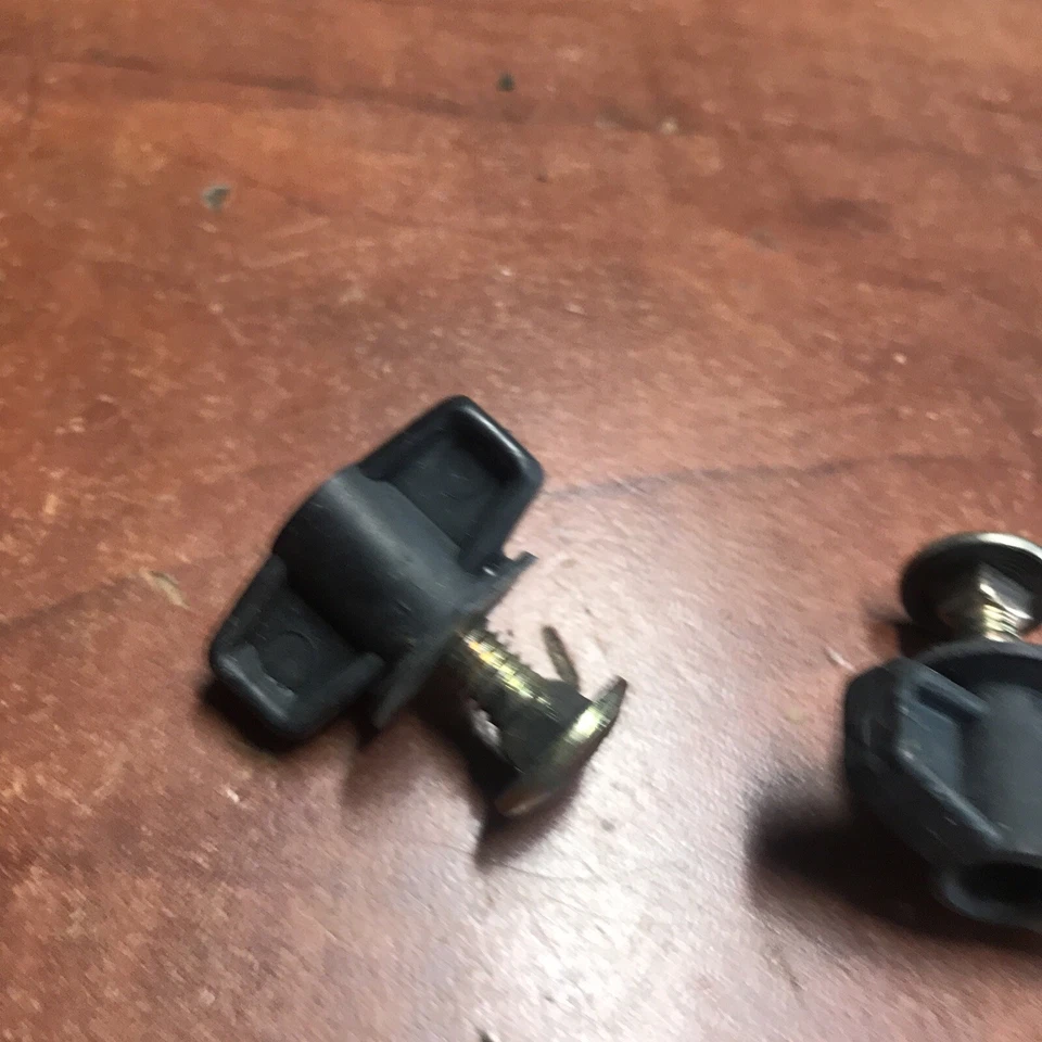 "Utilice un conjunto de tuercas de ala inferior de pieza OEM para cortacésped 11B-414L765 - 21"" pernos" Foto 2 de 4