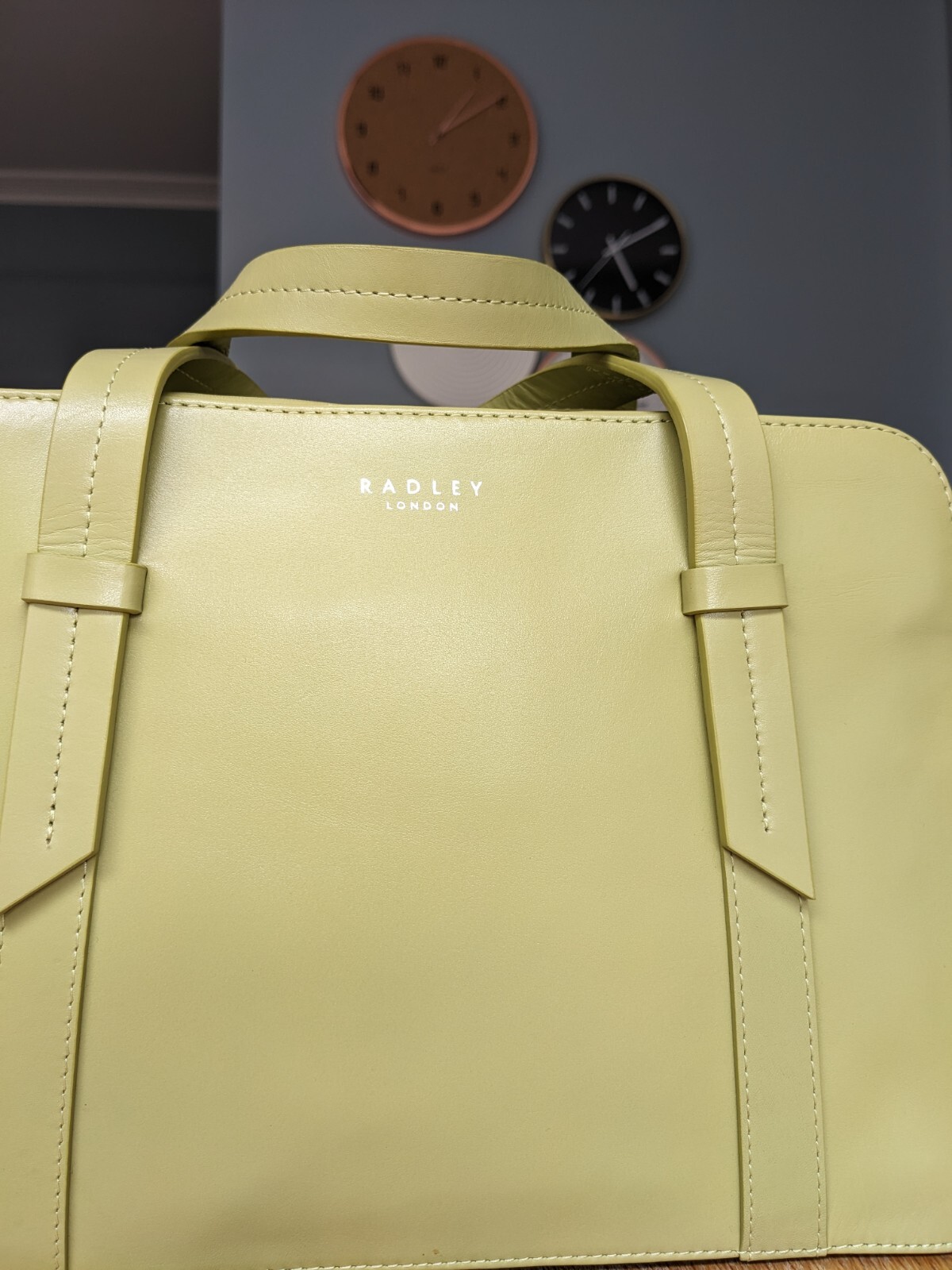 Beautiful Rectangular shaped tote leather shoulde… - image 19