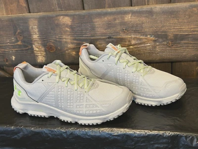 Zapatos para correr tácticos Under Armour Micro Strikefast para mujer (3024954-100) talla 7 - Imagen 1 de 4