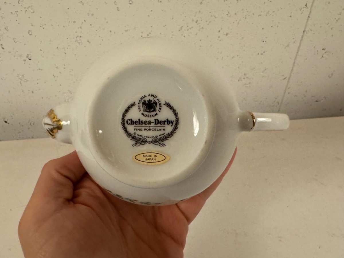 1985 Victoria & Albert Museum Franklin Mint Porcelain Chelsea