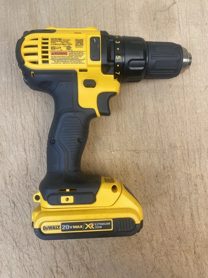 Dewalt Tool Set Dcs381, DCD780B, DCL040 With Bits - Image 4 of 4