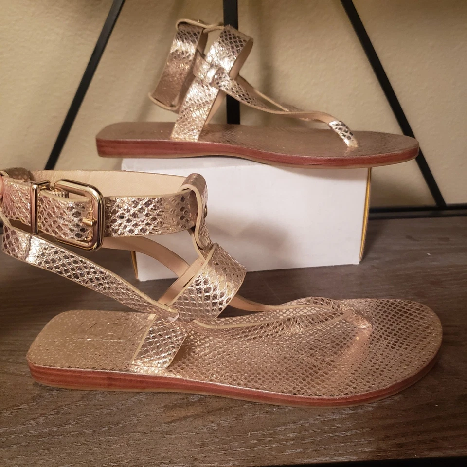 Sandálias tanga estampa de cobra Antonio Melani dourada com alça no tornozelo - Imagem 2 de 4
