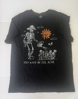 Peace Of Mind Men s Black Shirt You Make Me Feel Alive Size Large