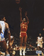 Austin Carr- Cleveland Cavs Autographed 8x10 Photo...Beckett Authenticated!