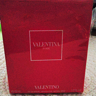 Valentino Valentina Pink Eau de Parfum Natural Spray 50 ml Normale Größe