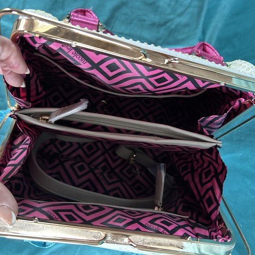 Bolso de viaje para mujer Nicole Lee Europa estampado descontinuado nuevo con etiquetas - Imagen 8 de 11