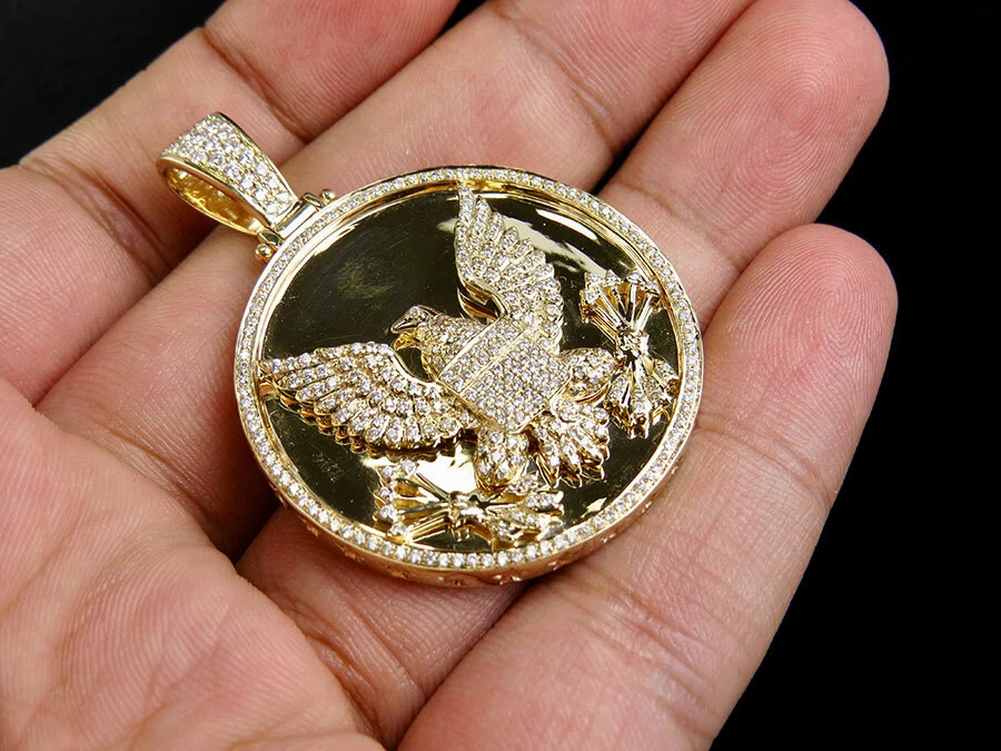 2 inch gold pendant deals
