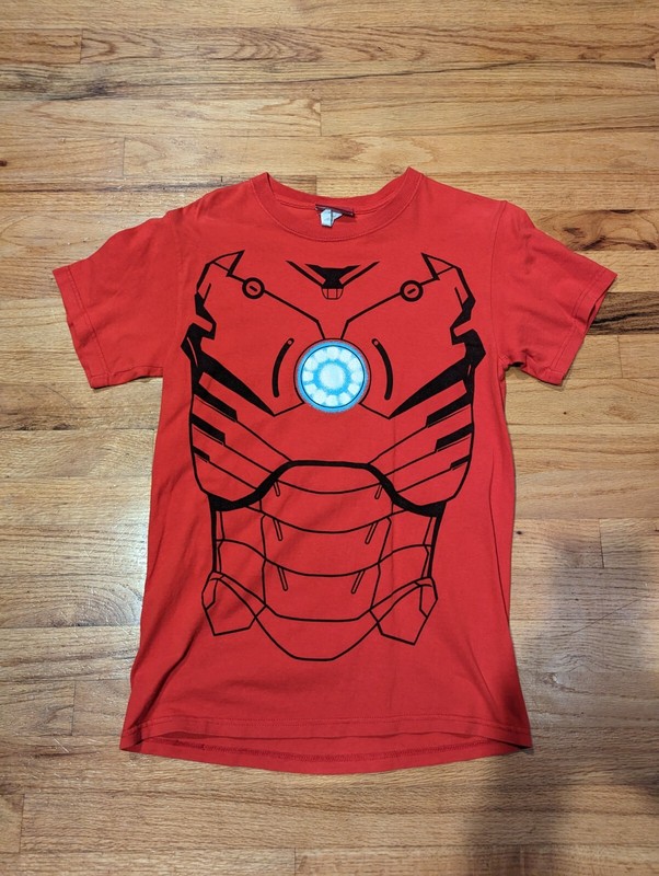 Authentic 2008 Ironman t-shirt with glow Arc reactor Size S