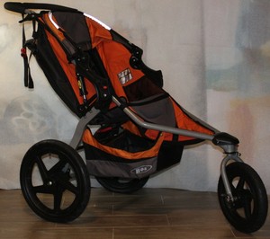 bob revolution se jogging stroller