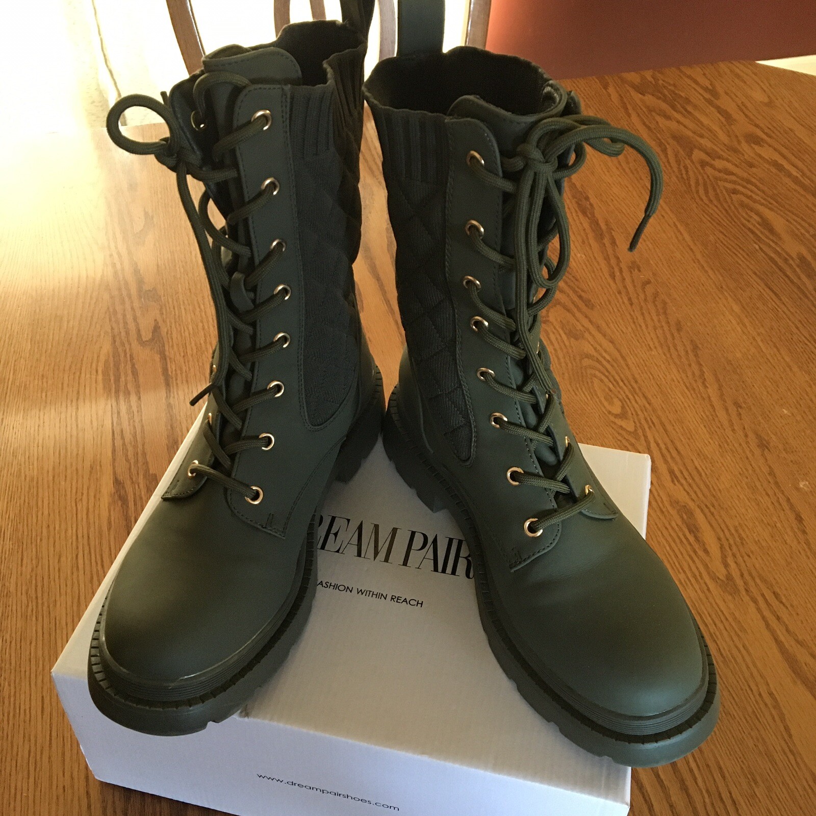 Dream Paris Women's Dark Green Quilted Boots Size 9 Brand New in Box