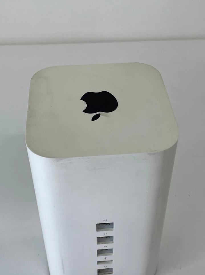 Apple A1470 Airport Extreme WiFi Time Capsule 2TB (EMC 2635) + AC Power Cable - Image 4 of 4
