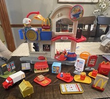 LIL Mcdonald  s Mini set All 23 Toys Plus Fisher Price Market