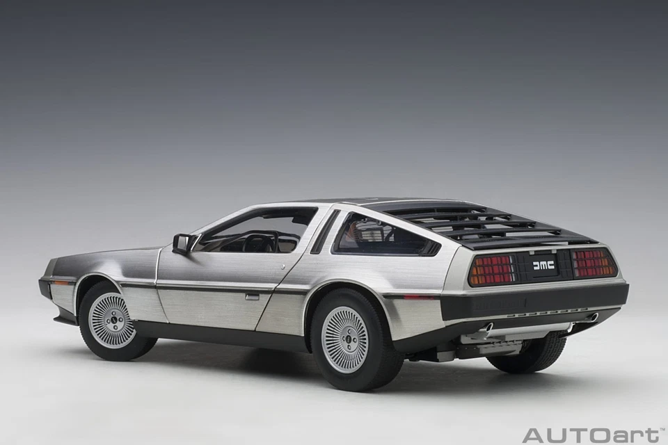 DELOREAN DMC-12 SATIN FINISH 1:18 by AUTOART 79916 COMPOSITE MATERIAL VERSION - Image 4 of 4