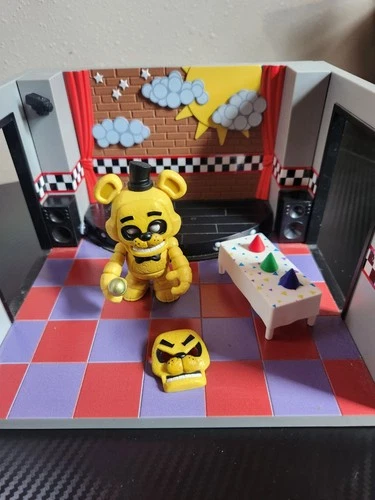 Five Nights at Freddy's Snap: Playset - Stage with Gold Freddy
