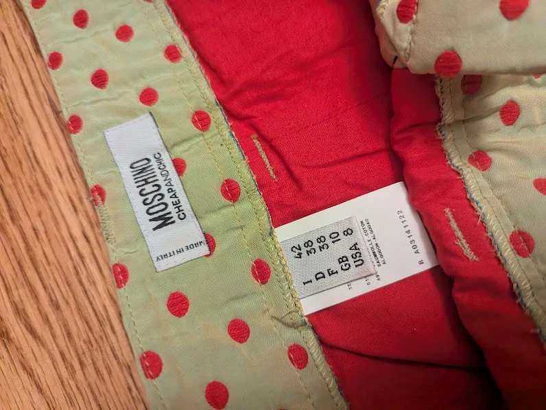 Pantalones Cortos Moschino Verde con Lunares Rojos - Necesita Reparación Foto 2 de 4