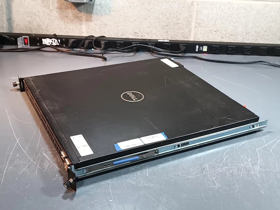 Dell Force10 S4820T 48x 10GBase-T + 4x 40GbE QSFP Network Switch - Image 2 of 4