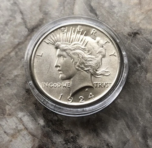 New Listing1924 SILVER PEACE DOLLAR IN STUNNING MINT STATE BU CONDITION!!