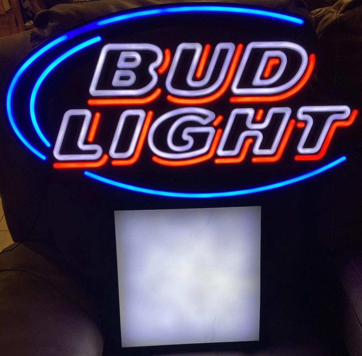 Preços baixos em Budweiser Luz Vermelha em Placas da Budweiser