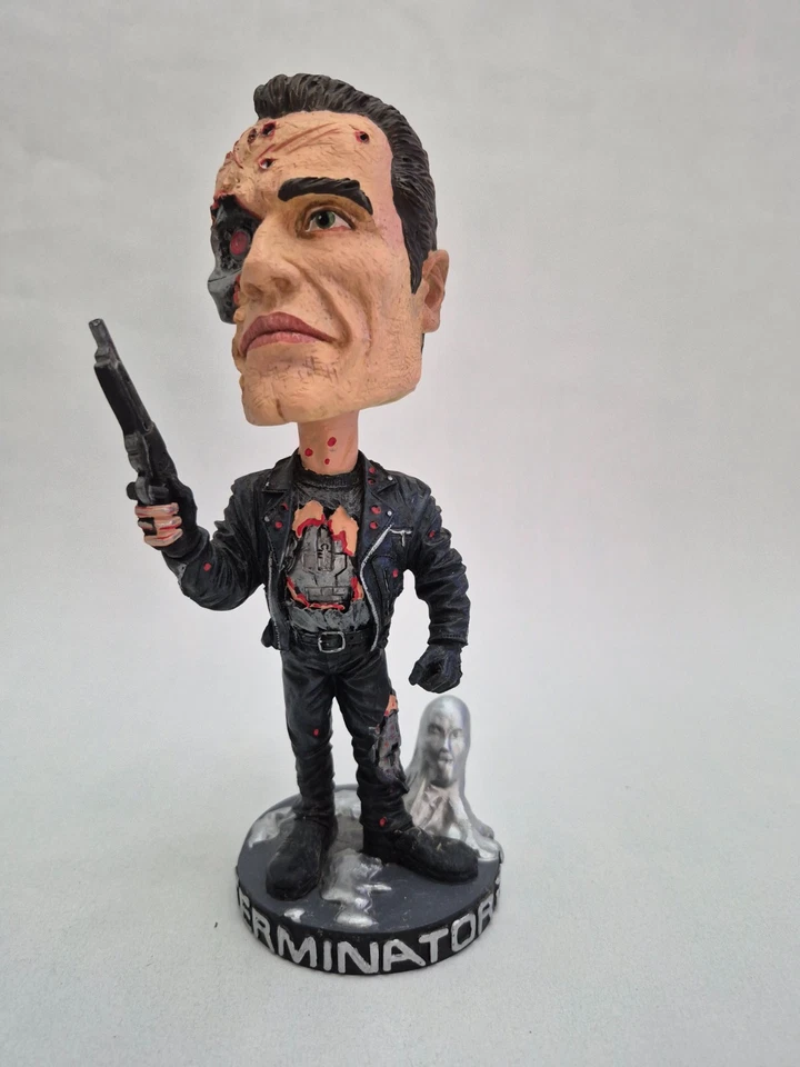 TERMINATOR T2 - T800 BATTLE DAMAGED - HEAD KNOCKERS - "BOBBLE HEAD" - NECA - Photo 1/4