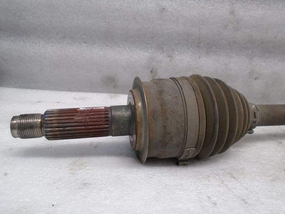 Eje trasero derecho o izquierdo Subaru B9 Tribeca 2006-2007 OEM DK908299 Foto 3 de 4