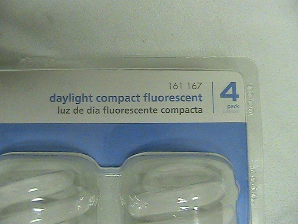 3 NEW 14 WATT 800 LUMENS ECOSMART DAYLIGHT COMPACT FLUORESCENT BULBS 60 WATT EQ - Image 2 of 4