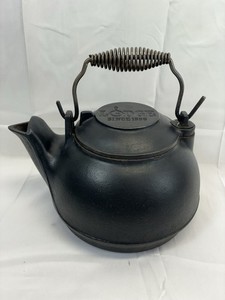 Vintage Lodge Cast Iron Tea Kettle Made in USA 2TK2 Swivel Lid