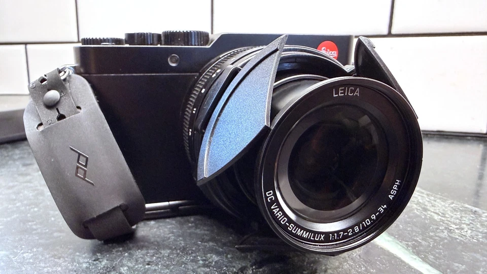 LEICA D-LUX 7 - Barely Used! 3x Batteries, 256GB Card, Peak Design strap & more! - Image 4 of 4