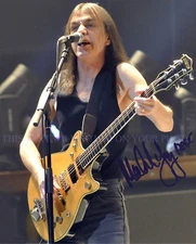 MALCOLM YOUNG SIGNED AUTOGRAPH 8x10 RPT PHOTO GREAT MUSICIAN AC/DC ACDC