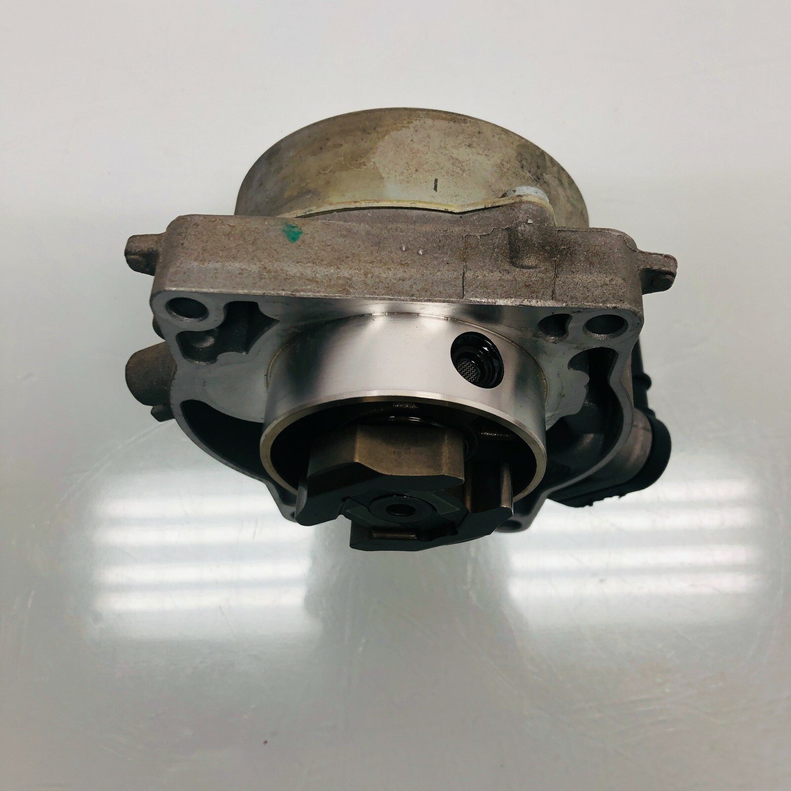2014 - 2017 Maserati Ghibli Engine Vacuum Pump 291642