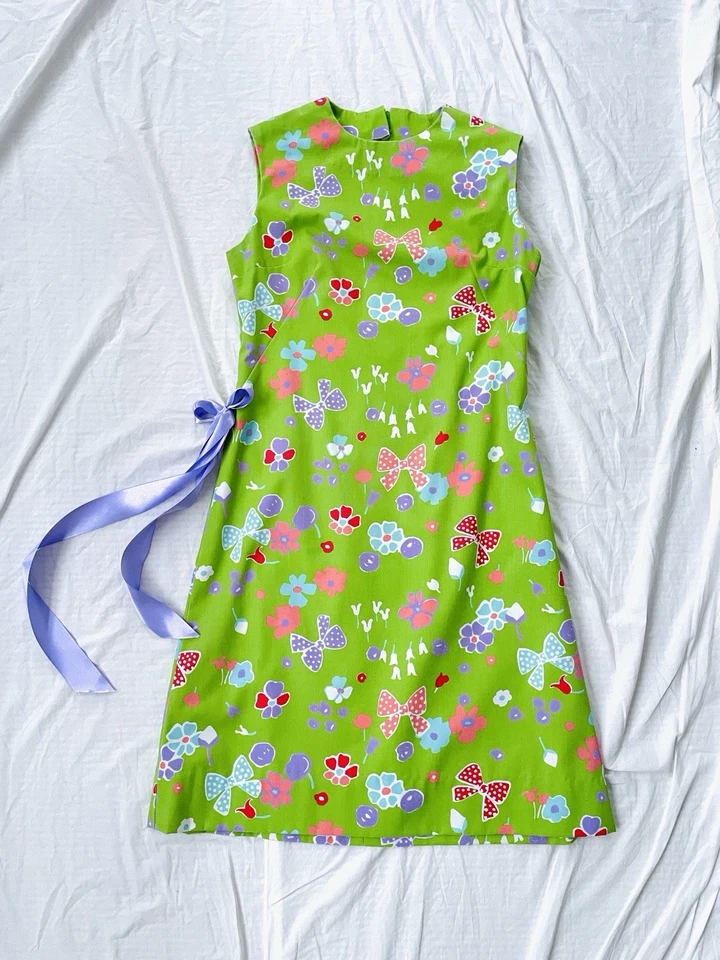 Vintage 1960s Green Retro Psychedelic Floral Bows Ribbon Mini Dress Mod Scooter - Image 2 of 4