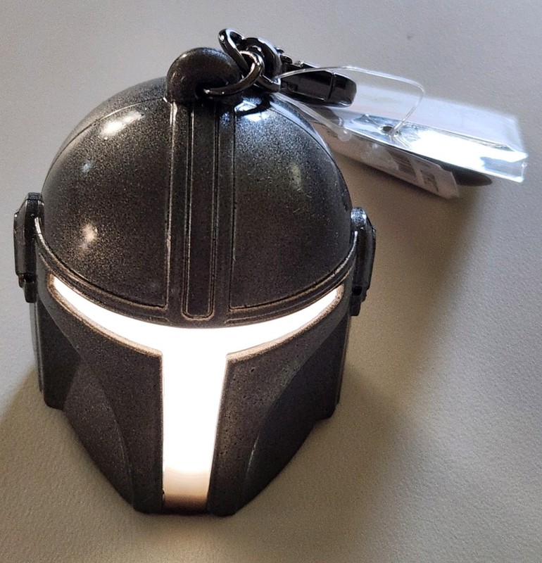 Bath & Body Works Star Wars THE MANDALORIAN LIGHT UP HELMET Pocketbac Holder NEW