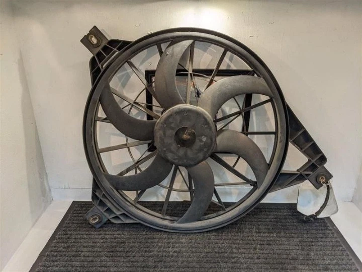 Radiator Motor Cooling Fan Assembly OEM For 2003-2005 Lincoln Aviator Foto 2 de 4