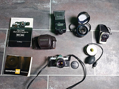 Olympus OM-1 Set Zuiko 50mm 1:1,8 Mit Viel Zubehör