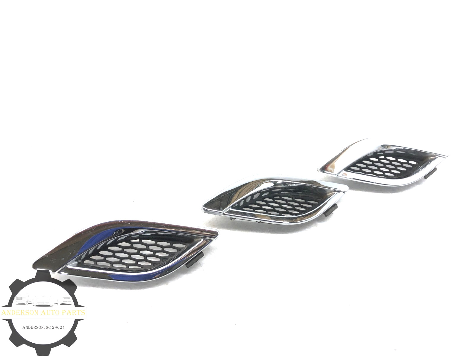 2014-2020 MASERATI QUATTROPORTE RIGHT PASS FRONT FENDER VENT GRILL TRIM X3 OEM