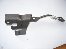 NOS Chevrolet 1975-89 GM Truck 454 1975-80 Corvette Accelerator Cable Support