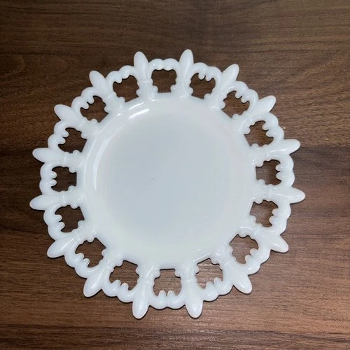 Vintage Westmoreland Fleur De Lis Milk Glass Plate Dish Reticulated Edge 7.5"