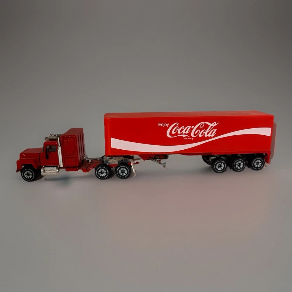 Semirremolque y remolque Coca Cola Siku Eurobilt Mack entrega Coca-Cola Foto 4 de 4
