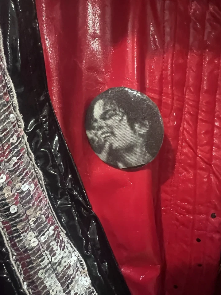 Parche correcciones chaqueta disfraz estilo Michael Jackson lentejuelas rojas vintage Foto 2 de 4