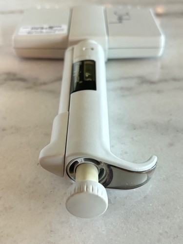 Labsystems 4510 Finnpipette 12 Multi Channel Pipette, Handheld Pipet, 0.5-10uL - Picture 3 of 3