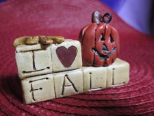Blossom Bucket 2000 Suzi Skoglund Pumpkin "I Love Fall" Sign Block Figurine