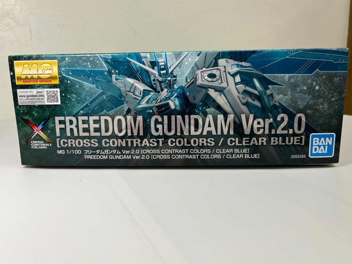 BANDAI MG 1/100 Freedom Gundam Ver.2.0 CROSS CONTRAST COLORS BANDAI MG 1/100 Freedom Gundam Ver.2.0 CROSS CONTRAST COLORS