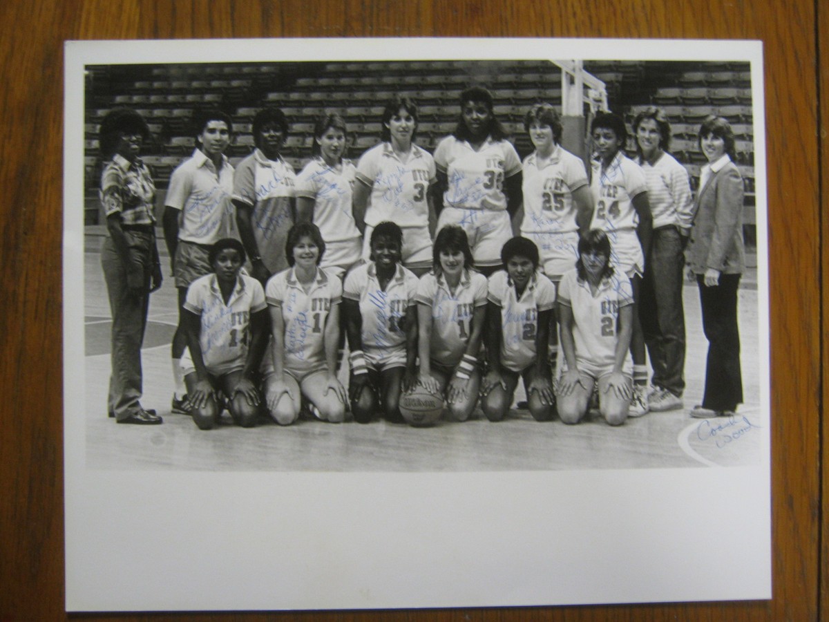 1984-85 UTEP Lady Miner Basketball Team Signed x 10 B W Photo