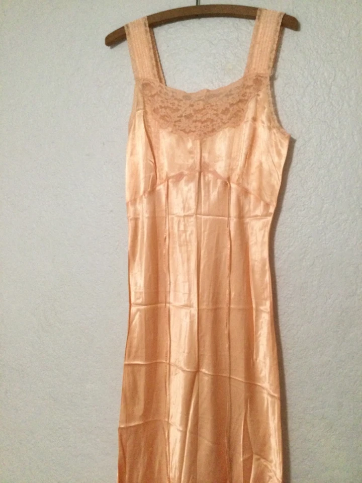 Camisón De Colección Melocotón Dupont Acetato Rayón + Chaqueta de Cama Lujosa Rosa Melocotón, Lote de 2 Foto 2 de 4