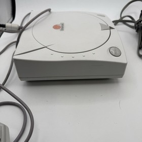 SEGA Dreamcast HKT-3020 With Controller And cables Model 1